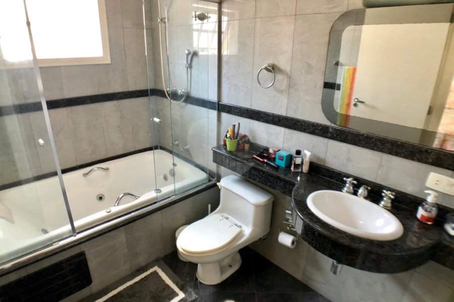 Sobrado à venda ou para alugar com 4 quartos, sendo 2 suítes, em Água Fria, São Paulo, SP