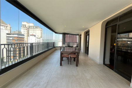 Apartamento à venda com 4 quartos, sendo 3 suítes, em Itaim Bibi, São Paulo, SP