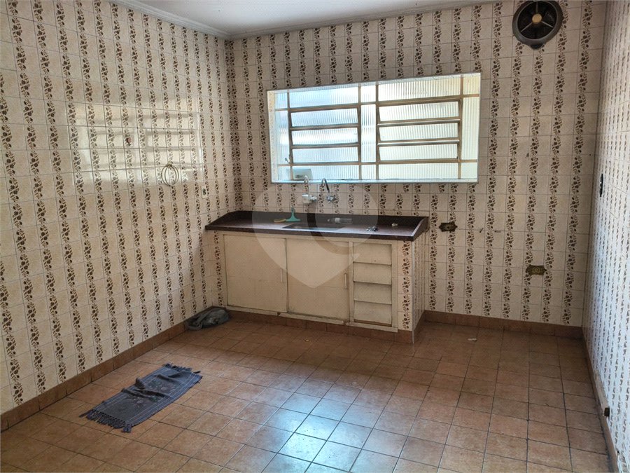 Sobrado à venda com 3 quartos em Vila Paulo Silas, São Paulo, SP
