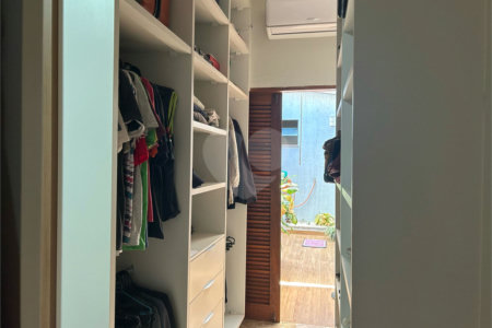 Casa à venda com 3 quartos, sendo 2 suítes, em Jardim de Cresci, São Carlos, SP