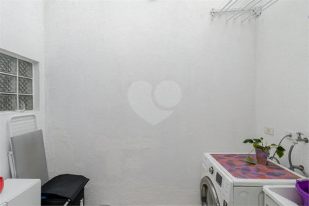 Casa à venda com 3 quartos, sendo 1 suíte, no condomínio Mirante Bello, São Paulo - SP