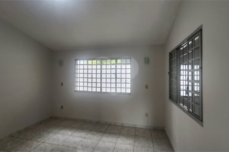 Casa à venda com 2 quartos, sendo 1 suíte, em Vila Suconasa, Araraquara, SP