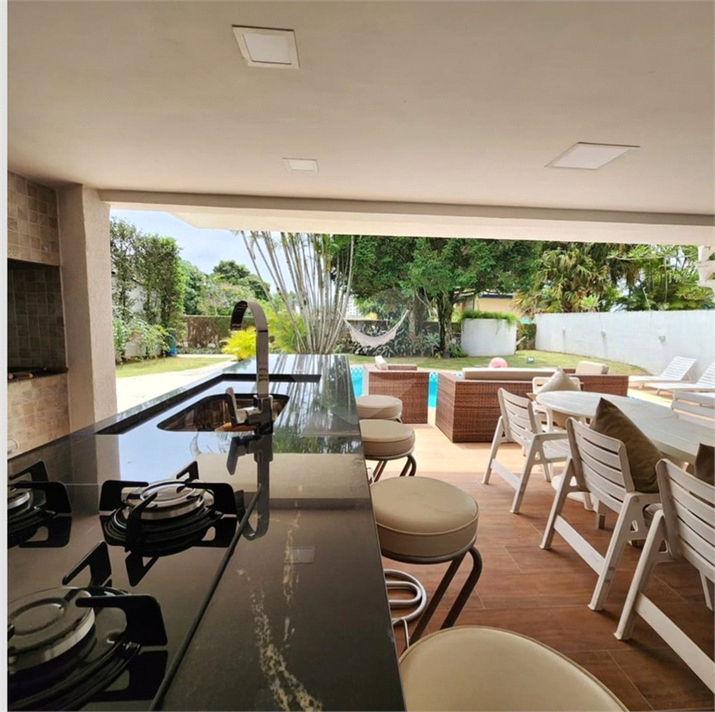 Casa à venda com 4 suítes em Vila Oliveira, Mogi das Cruzes, SP
