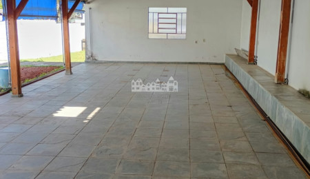 Terreno com benfeitorias à venda perto da Alameda Lucas, Atibaia - SP