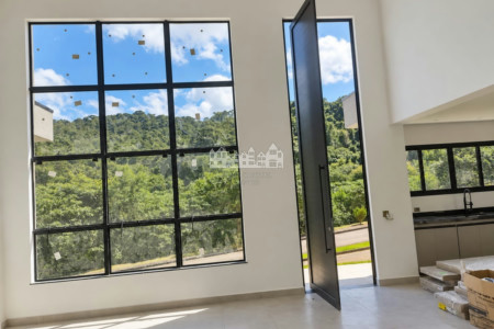 Casa à venda com 3 quartos, sendo 1 suíte,  em Condominio Quintas da Boa Vista, Atibaia, SP