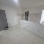SOBRADO TIPO APARTAMENTO COM 1 QUARTO PARA LOCAÇÃO 38m² - SANTÍSSIMO