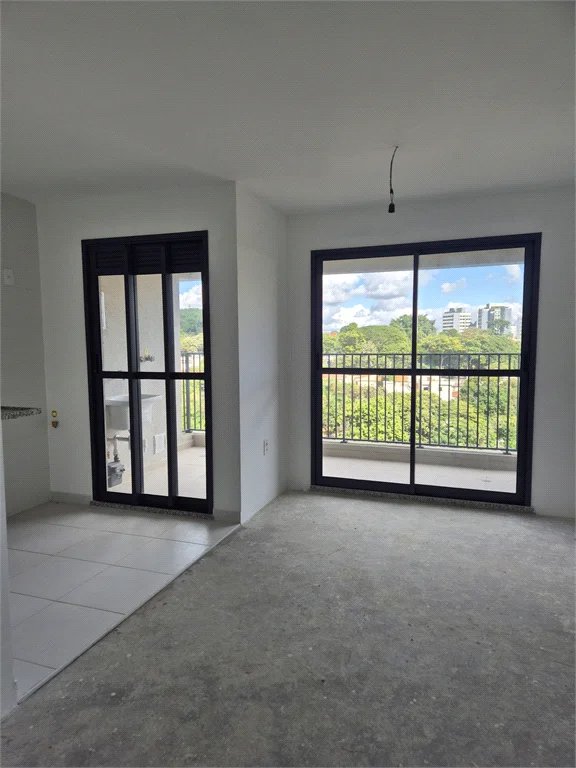 Apartamento à venda com 3 quartos, sendo 1 suíte, em Vila Anastácio, São Paulo, SP