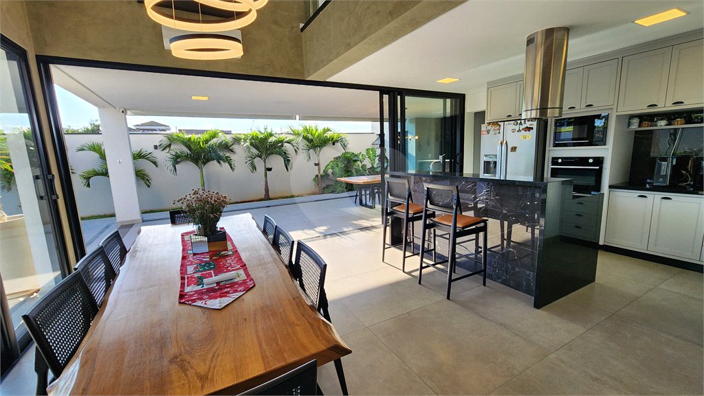 Casa à venda com 3 suítes no condomínio Campos do Conde I e II, Sorocaba - SP