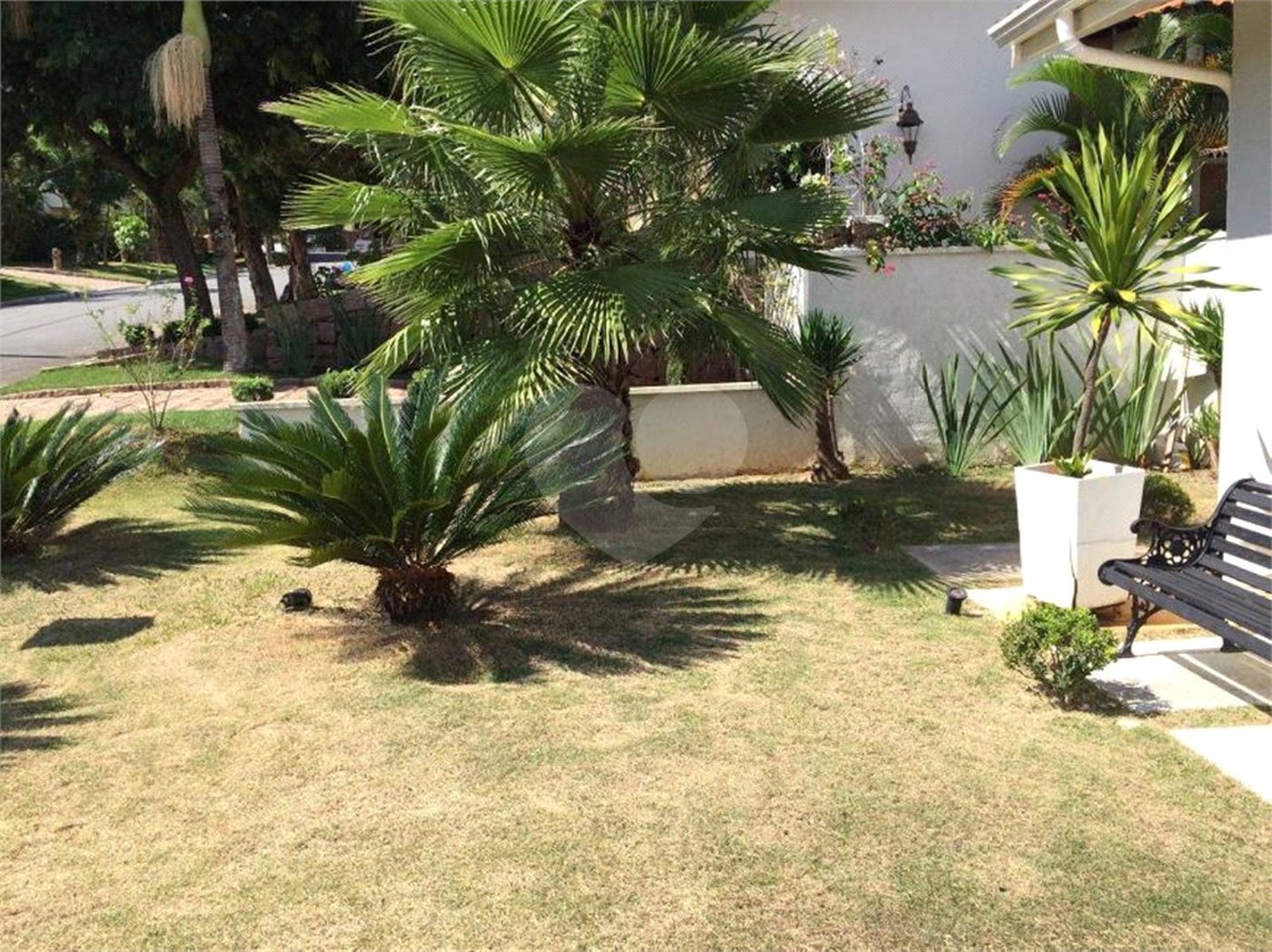 Casa à venda com 3 suítes no condomínio Residencial Jardim Paulista I, Vinhedo - SP