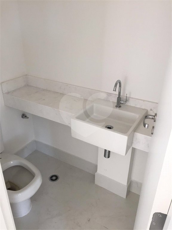 Apartamento à venda com 3 suítes em Campo Belo, São Paulo, SP