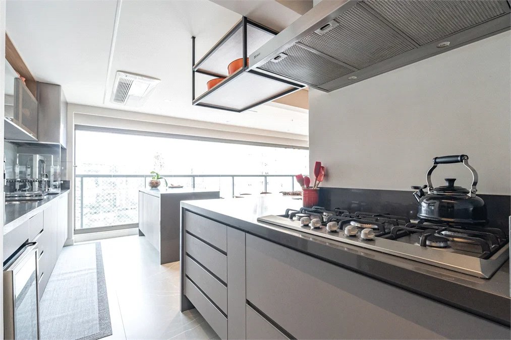 Apartamento à venda com 4 quartos, sendo 3 suítes, em Jardim das Acácias, São Paulo, SP