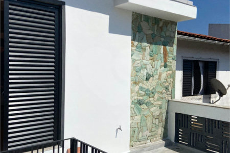 Sobrado à venda com 3 quartos, sendo 1 suíte,  em Jardim Itacolomi, São Paulo, SP