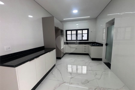 Casa à venda com 3 suítes no condomínio Campos do Conde I e II, Sorocaba - SP