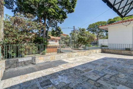 Sobrado à venda com 5 quartos, sendo 4 suítes, em Granja Julieta, São Paulo, SP