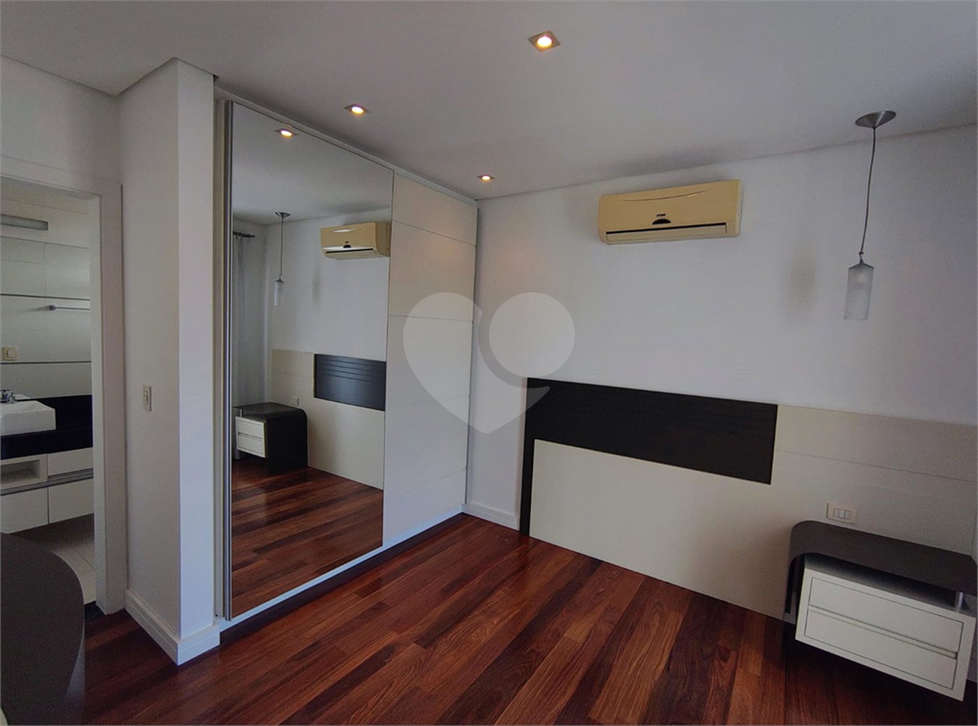 Casa à venda ou para alugar com 4 suítes no condomínio Quinta das Laranjeiras, Jundiaí - SP