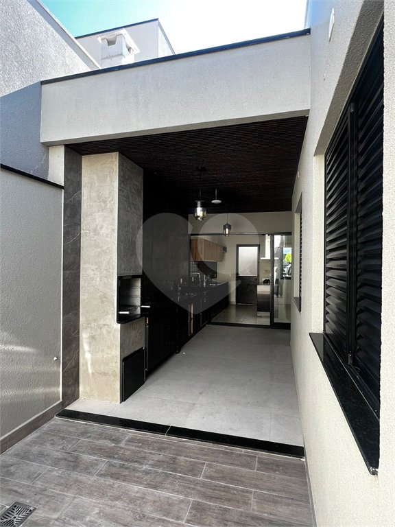 Casa à venda com 3 quartos, sendo 1 suíte, no condomínio Village Moutonnée, Salto - SP