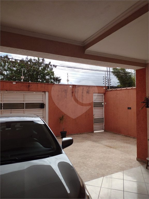 Sobrado à venda com 2 quartos, sendo 1 suíte, em Jardim Márcia, Suzano, SP