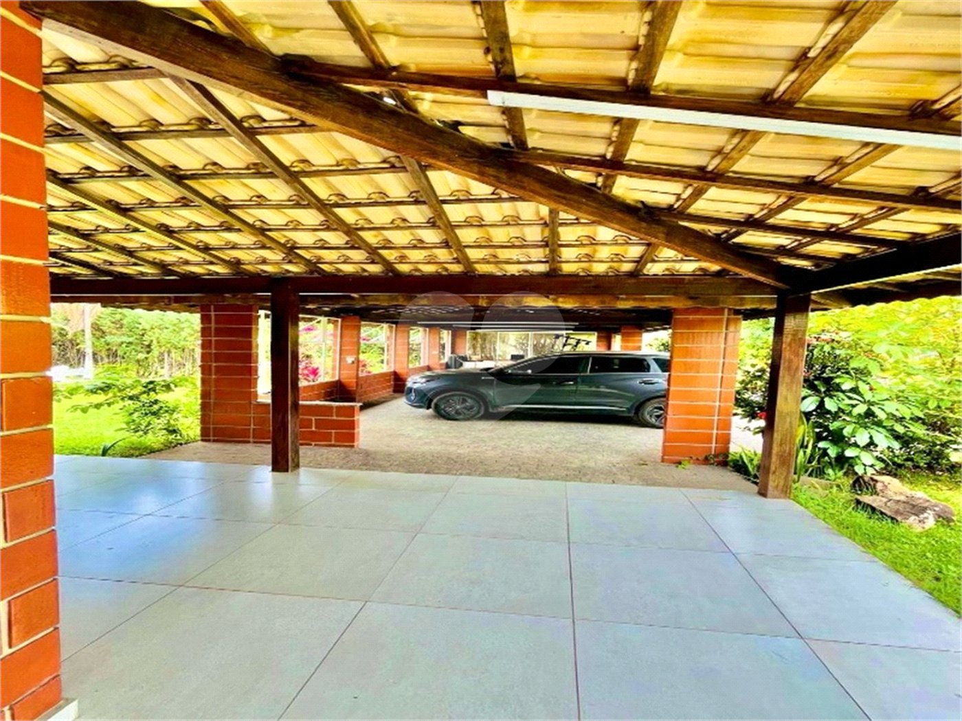 Casa à venda com 4 suítes no condomínio Vale do Lago, Sorocaba - SP