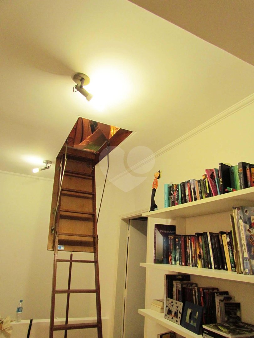 Casa de Vila à venda com 4 quartos, sendo 1 suíte, em Chácara Monte Alegre, São Paulo, SP