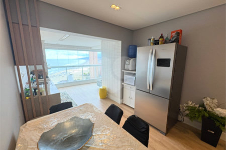 Apartamento à venda com 2 quartos, sendo 1 suíte,  em Boqueirão, Praia Grande, SP