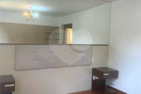 Casa à venda com 3 suítes no condomínio Villaggio Belvedere, São Paulo - SP