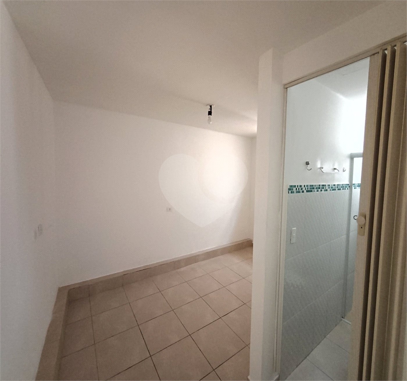 Casa para alugar com 1 quarto no condomínio Cond R Claudio Rodrigues Lopes, São Paulo - SP