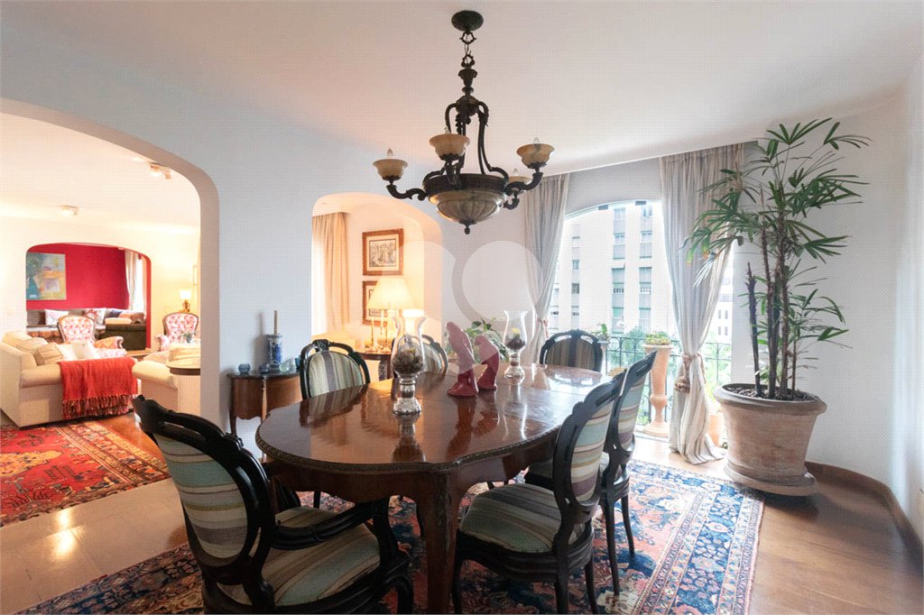 Apartamento à venda com 4 quartos, sendo 1 suíte, em Jardim Paulista, São Paulo, SP