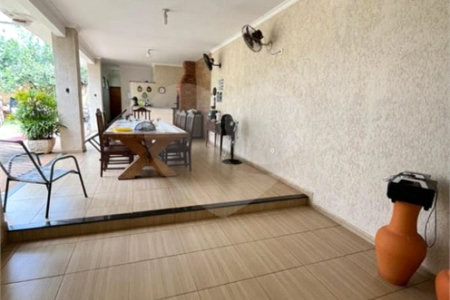 Casa à venda com 5 quartos, sendo 3 suítes,  em Jardim Novo Aeroporto, Três Lagoas, MS
