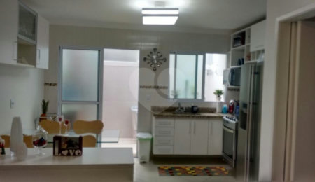 Casa à venda com 2 suítes no condomínio S//nome, São Paulo - SP