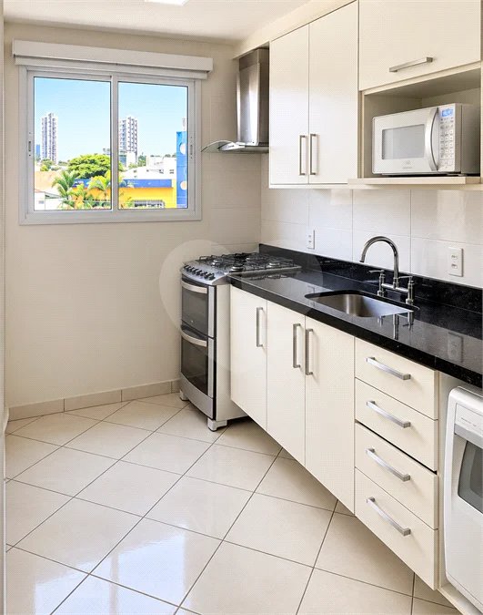 Apartamento de 130 m² no Jardim do Mar, com 3 suítes, 4 banheiros, varanda gourmet, 2 vagas e condomínio completo com piscina aquecida e lazer.