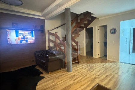 Casa à venda com 3 quartos, sendo 1 suíte, no condomínio Vilage Palmas, São Paulo - SP