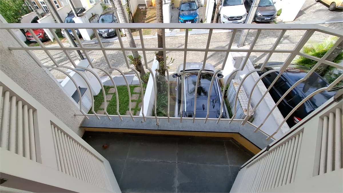 Casa à venda com 2 suítes no condomínio Village Palmas, São Paulo - SP