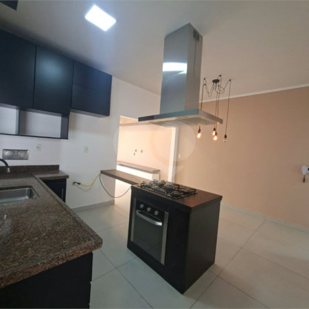 Casa à venda ou para alugar com 3 quartos, sendo 1 suíte, em Vila Aparecida, Itapetininga, SP