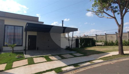 Casa à venda com 3 quartos, sendo 1 suíte,  no condomínio Vila Paraty, Indaiatuba - SP