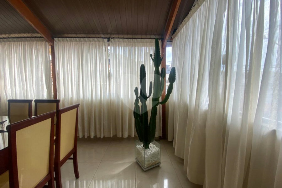 Sobrado à venda com 3 quartos, sendo 1 suíte, em Vila Nivi, São Paulo, SP