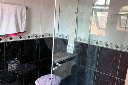 Sobrado à venda com 5 quartos, sendo 2 suítes,  em Jardim da Granja, São José dos Campos, SP