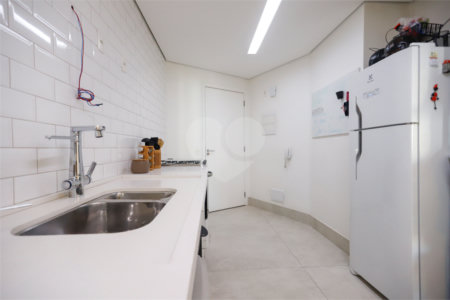 Apartamento à venda com 3 quartos, sendo 1 suíte,  em Vila Anastácio, São Paulo, SP