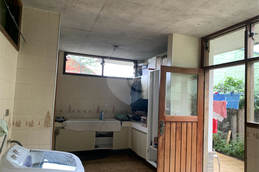 Sobrado à venda com 4 quartos, sendo 2 suítes,  em Tremembé, São Paulo, SP