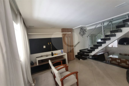 Sobrado à venda com 3 quartos, sendo 1 suíte, em Vila Libanesa, São Paulo, SP
