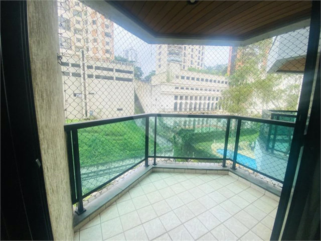 Apartamento à venda com 2 quartos, sendo 1 suíte,  em Morumbi, São Paulo, SP