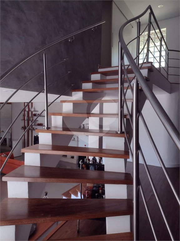 Casa à venda com 5 quartos, sendo 4 suítes, no condomínio Clube Florada Suzano, Suzano - SP