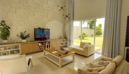 Casa à venda com 3 suítes no condomínio Alpes de Vinhedo, Vinhedo - SP