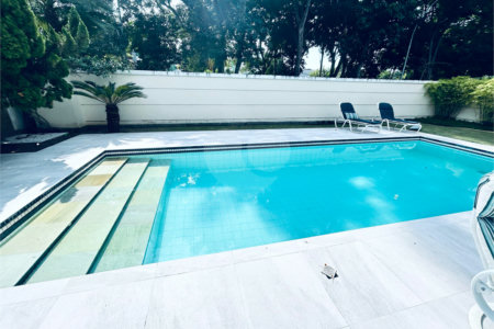 Casa à venda com 8 quartos, sendo 7 suítes, em Barra da Tijuca, Rio de Janeiro, RJ
