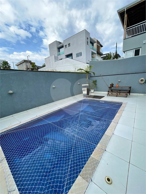 Casa à venda com 1 quarto, sendo 3 suítes, no condomínio Aruã Brisas I, Mogi das Cruzes - SP