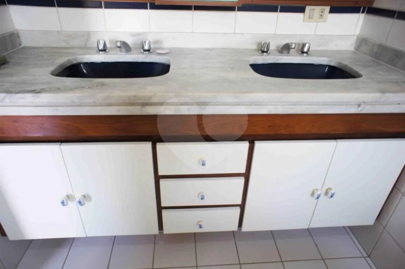 Apartamento para alugar com 4 quartos, sendo 3 suítes,  em Brooklin, São Paulo, SP