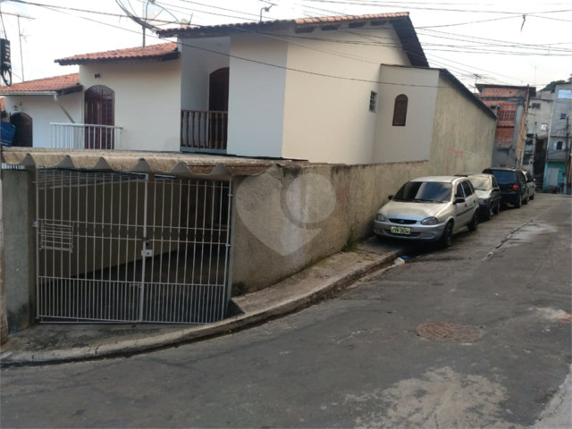 Sobrado à venda com 3 quartos, sendo 1 suíte,  em Tremembé, São Paulo, SP