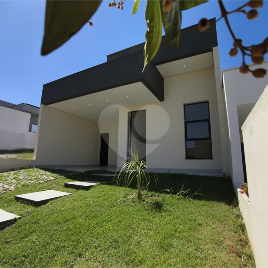 Casa à venda com 3 quartos, sendo 1 suíte, no condomínio Residencial Villagio Wanel, Sorocaba - SP