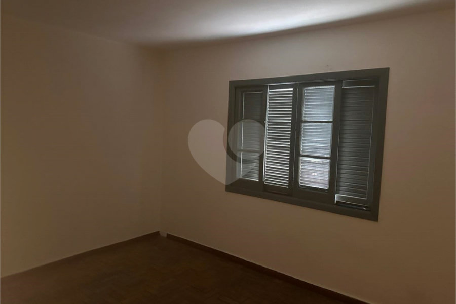 Sobrado à venda com 2 quartos em Vila Zat, São Paulo, SP