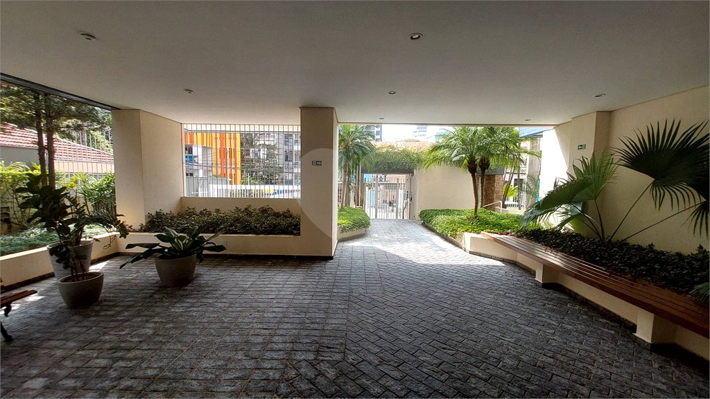 Apartamento à venda com 3 quartos, sendo 1 suíte, em Vila Olímpia, São Paulo, SP