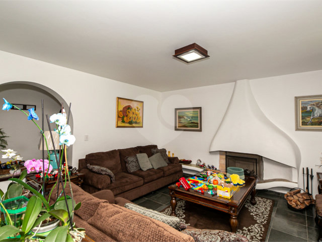 Casa à venda com 4 quartos, sendo 2 suítes,  em Interlagos, São Paulo, SP